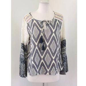 Flying Tomato Boutique Top size medium ❤️